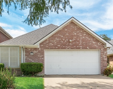 465 El Rio Drive - Photo Thumbnail 1