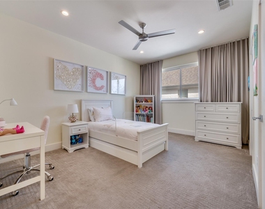 3925 Lively Lane - Photo Thumbnail 7