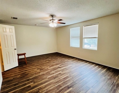 6209 Thoroughbred Trail - Photo Thumbnail 33