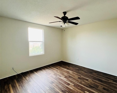 6209 Thoroughbred Trail - Photo Thumbnail 37