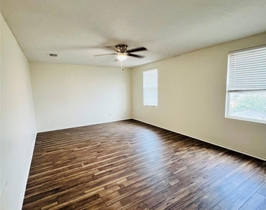 6209 Thoroughbred Trail - Photo Thumbnail 25