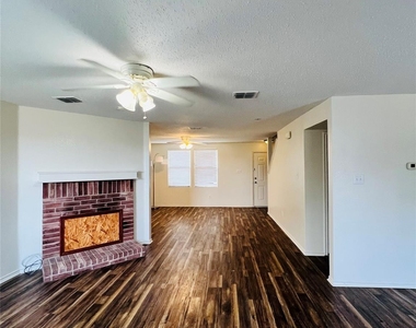 6209 Thoroughbred Trail - Photo Thumbnail 7