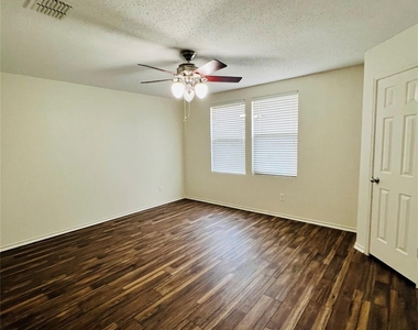6209 Thoroughbred Trail - Photo Thumbnail 39