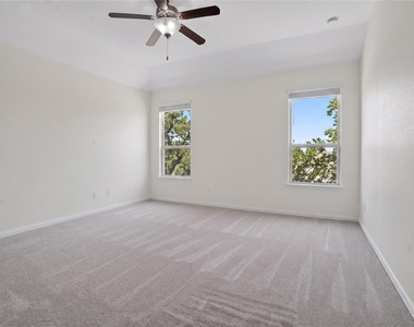 913 Avian Drive - Photo Thumbnail 11
