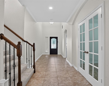 913 Avian Drive - Photo Thumbnail 5