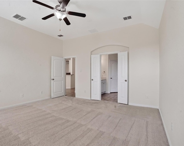 913 Avian Drive - Photo Thumbnail 10