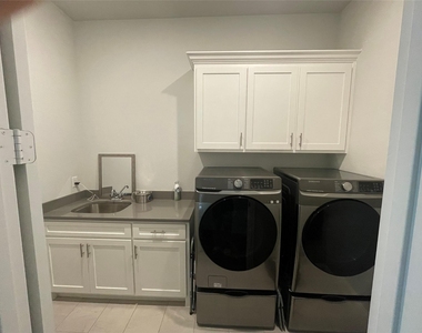 8517 Campbell Drive - Photo Thumbnail 15
