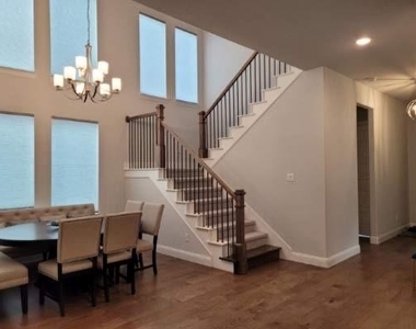 8517 Campbell Drive - Photo Thumbnail 7