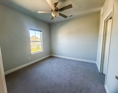 8517 Campbell Drive - Photo Thumbnail 37