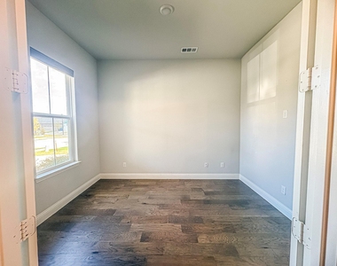 8517 Campbell Drive - Photo Thumbnail 32
