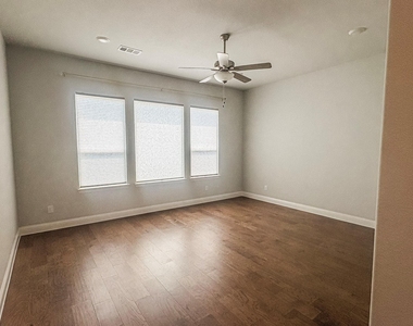 8517 Campbell Drive - Photo Thumbnail 28