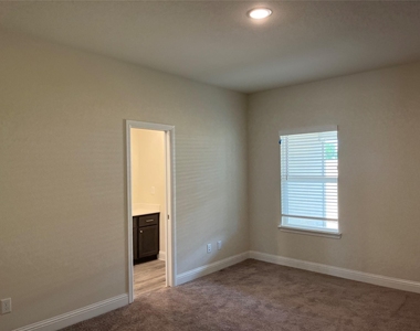 4205 Baccarat Lane - Photo Thumbnail 14