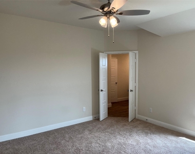 4205 Baccarat Lane - Photo Thumbnail 9