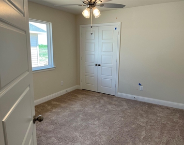 4205 Baccarat Lane - Photo Thumbnail 7