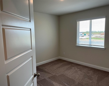 4205 Baccarat Lane - Photo Thumbnail 13