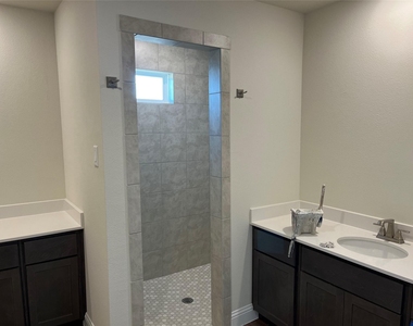 4205 Baccarat Lane - Photo Thumbnail 10