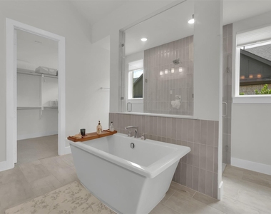 506 Lakeshore Boulevard - Photo Thumbnail 17