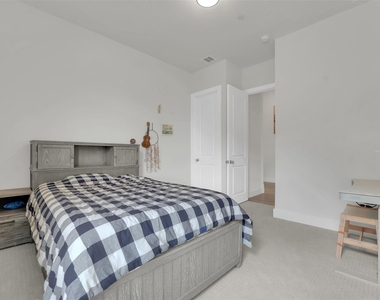 506 Lakeshore Boulevard - Photo Thumbnail 23