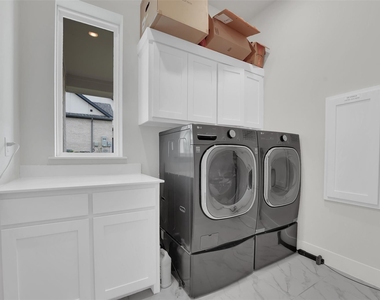 506 Lakeshore Boulevard - Photo Thumbnail 31