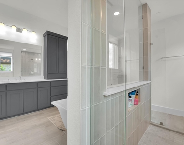 506 Lakeshore Boulevard - Photo Thumbnail 19