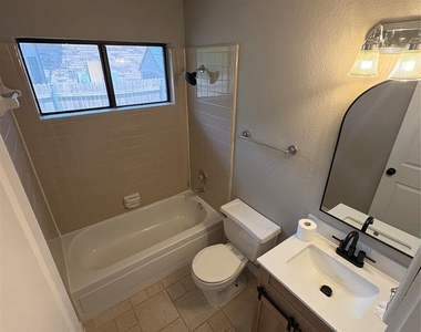 2710 Vistaview Drive - Photo Thumbnail 18