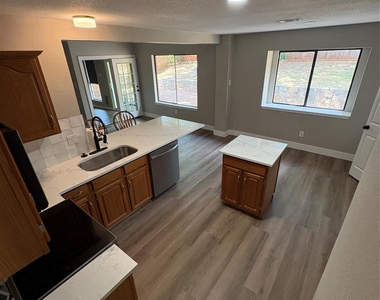 2710 Vistaview Drive - Photo Thumbnail 15