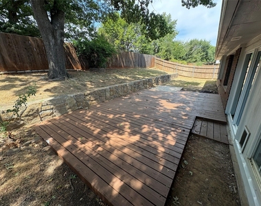 2710 Vistaview Drive - Photo Thumbnail 4