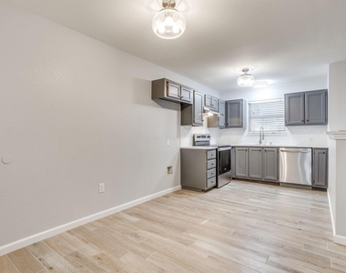 2616 Bomar Avenue - Photo Thumbnail 6
