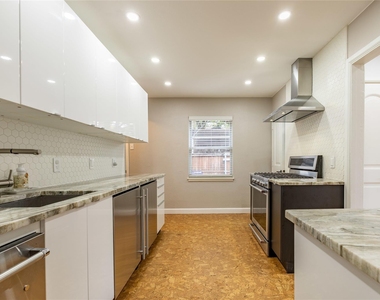 2732 Mateur Street - Photo Thumbnail 15