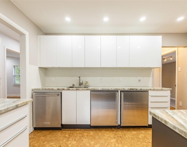 2732 Mateur Street - Photo Thumbnail 9