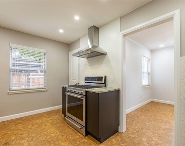 2732 Mateur Street - Photo Thumbnail 14