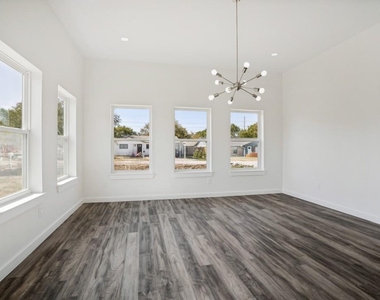 315 Lois Street - Photo Thumbnail 7