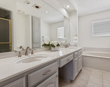 703 Rams Court - Photo Thumbnail 16