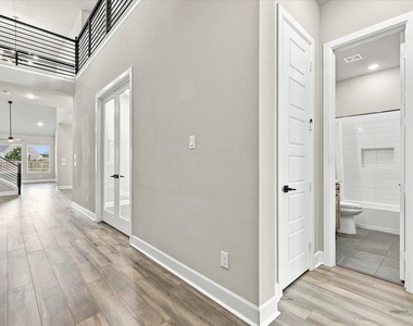 1705 Mcknight Drive - Photo Thumbnail 2