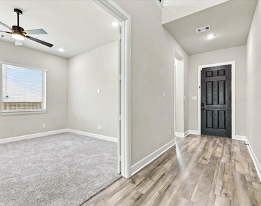 1705 Mcknight Drive - Photo Thumbnail 3
