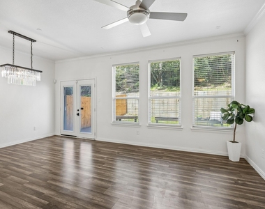 2113 Parkview - Photo Thumbnail 6