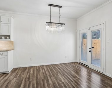 2113 Parkview - Photo Thumbnail 7