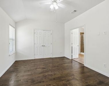 2113 Parkview - Photo Thumbnail 12