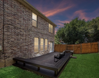 2113 Parkview - Photo Thumbnail 1