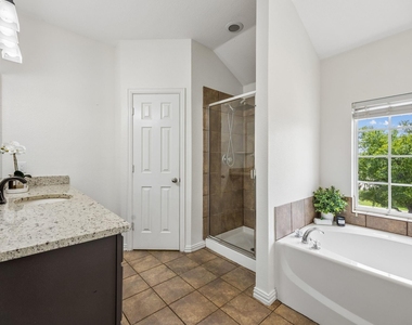 2113 Parkview - Photo Thumbnail 11