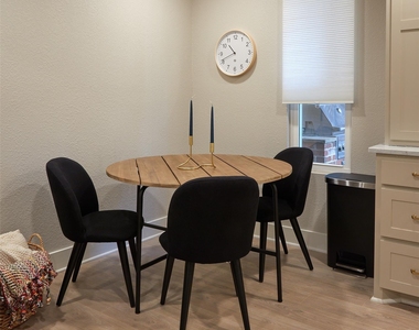 805 Lilac Street - Photo Thumbnail 7