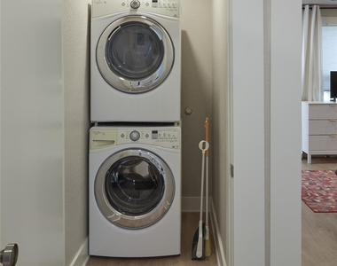 805 Lilac Street - Photo Thumbnail 13