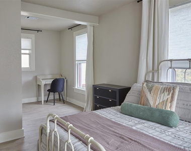 805 Lilac Street - Photo Thumbnail 10