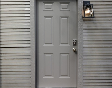 805 Lilac Street - Photo Thumbnail 2