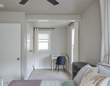 805 Lilac Street - Photo Thumbnail 11