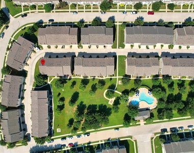 6900 Carrington Lane - Photo Thumbnail 36