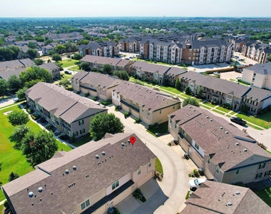 6900 Carrington Lane - Photo Thumbnail 31