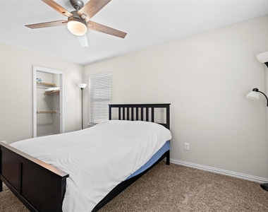 6900 Carrington Lane - Photo Thumbnail 18