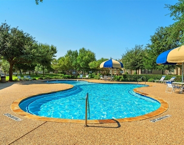 6900 Carrington Lane - Photo Thumbnail 25