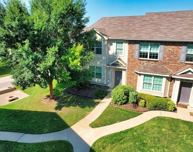 6900 Carrington Lane - Photo Thumbnail 6
